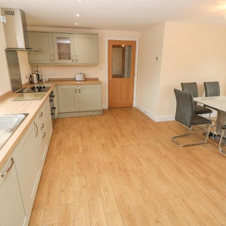 Woodpecker Barn Villa Pontyclun Bagian luar foto