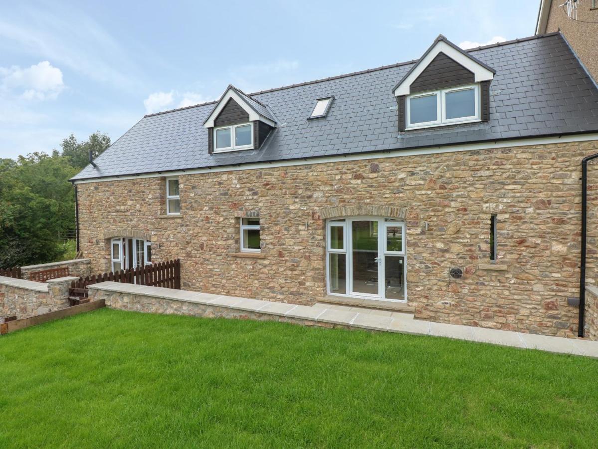 Woodpecker Barn Villa Pontyclun Bagian luar foto