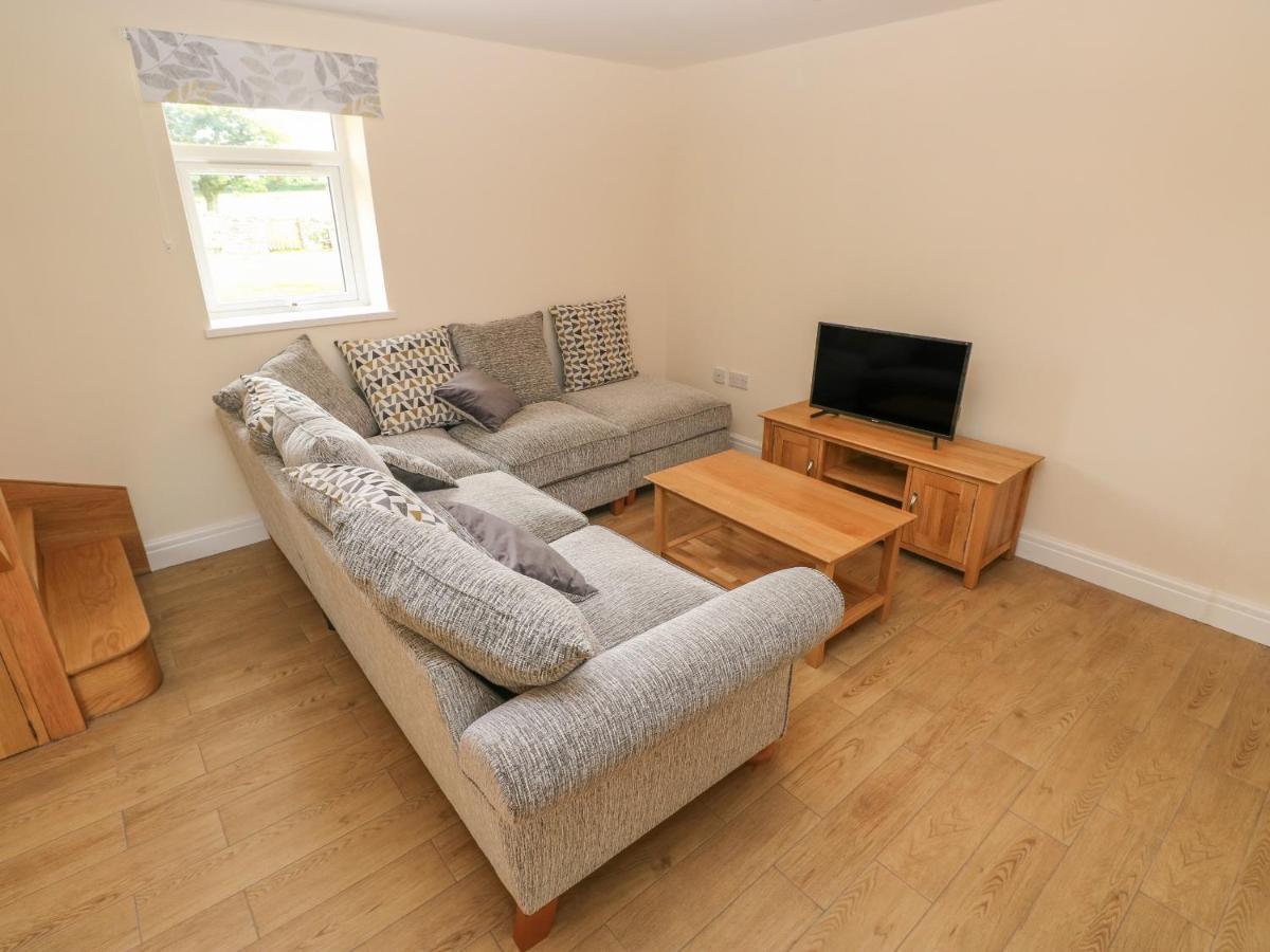 Woodpecker Barn Villa Pontyclun Bagian luar foto