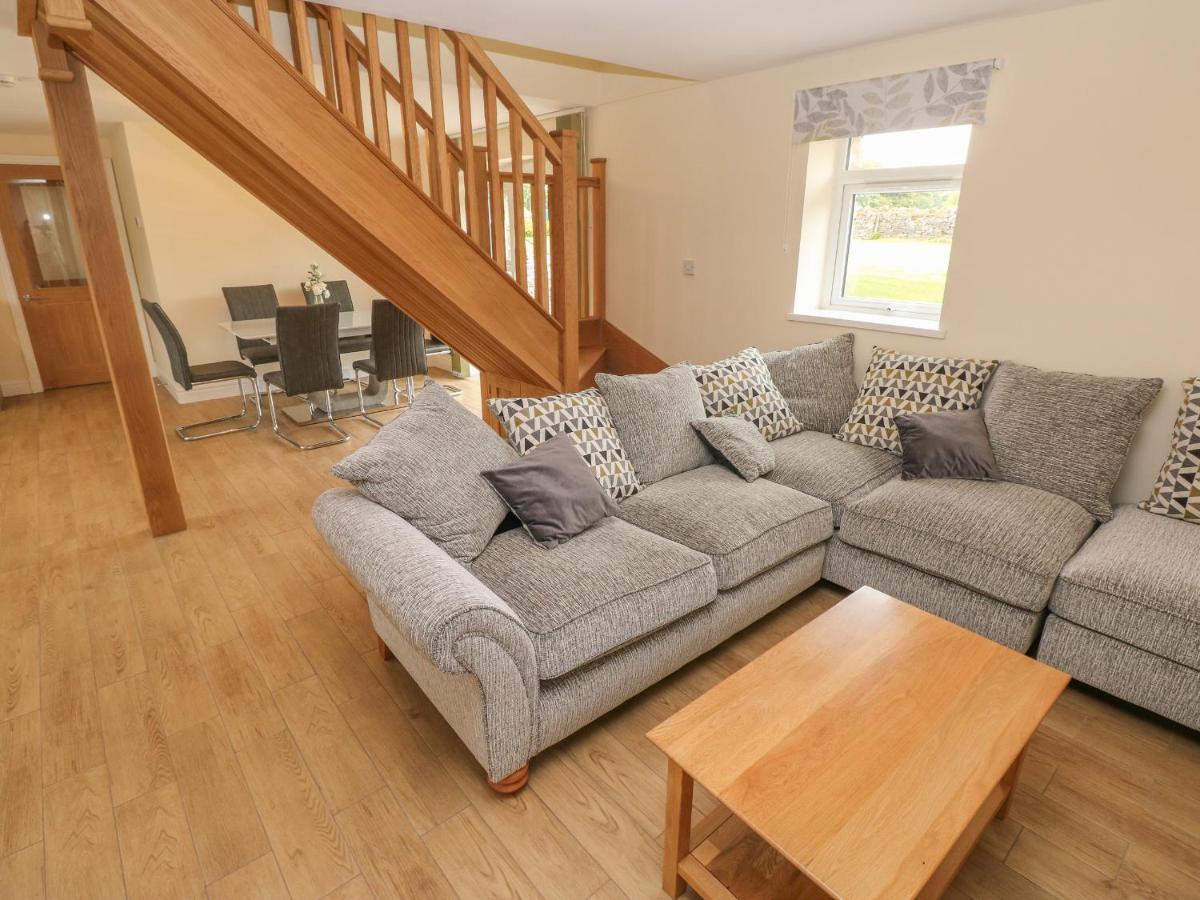 Woodpecker Barn Villa Pontyclun Bagian luar foto