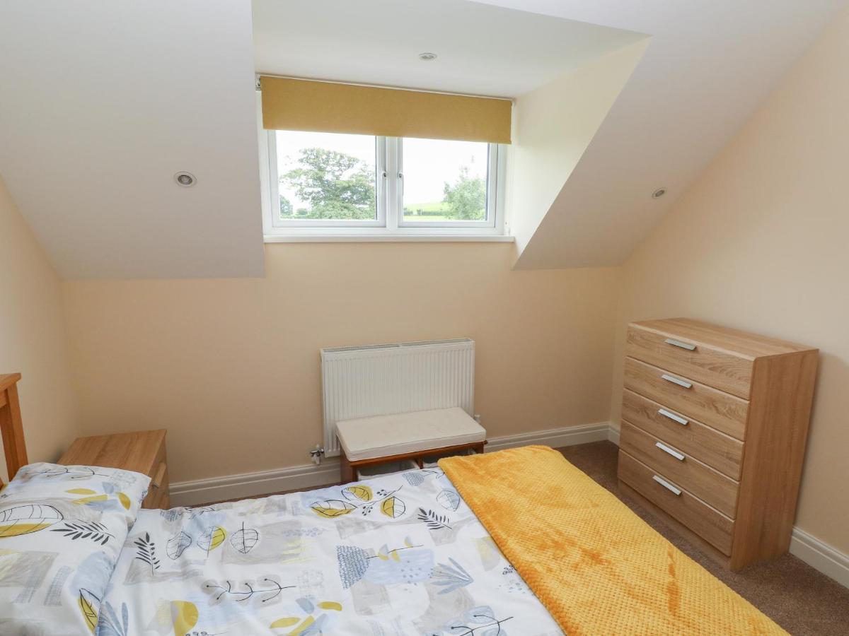 Woodpecker Barn Villa Pontyclun Bagian luar foto