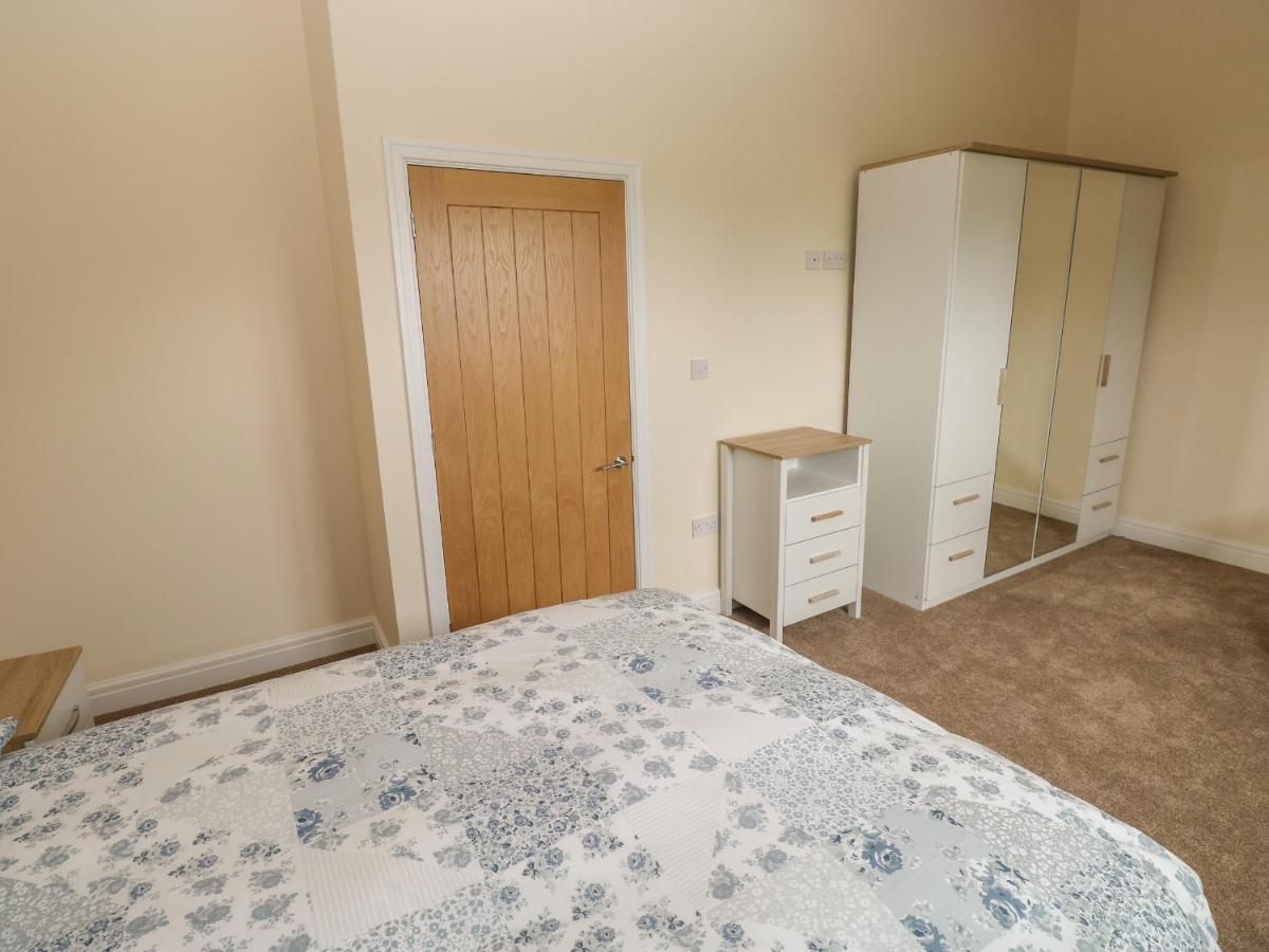 Woodpecker Barn Villa Pontyclun Bagian luar foto